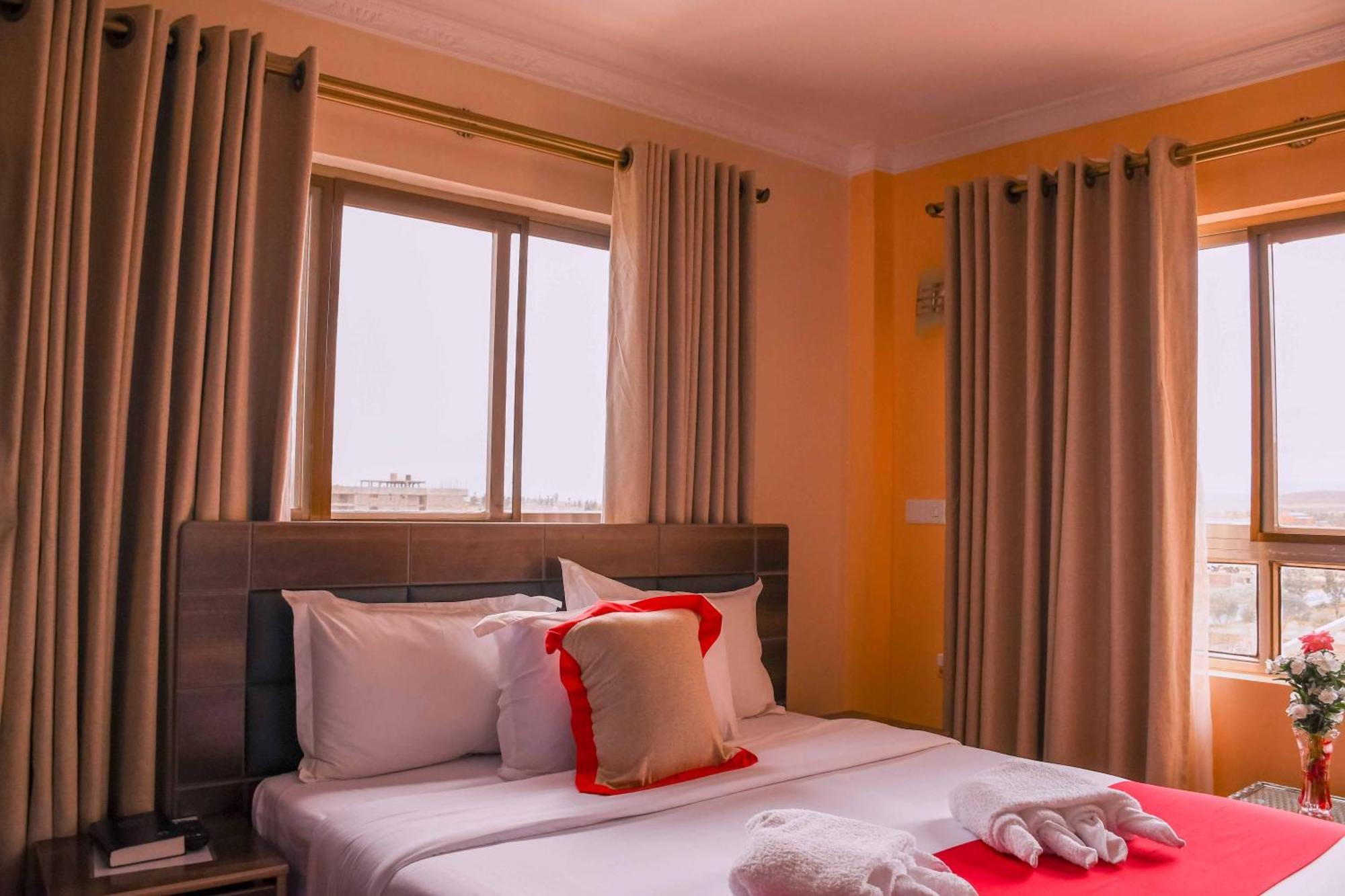 Buraha Zenoni Hotel And Resort Nakuru Exteriör bild
