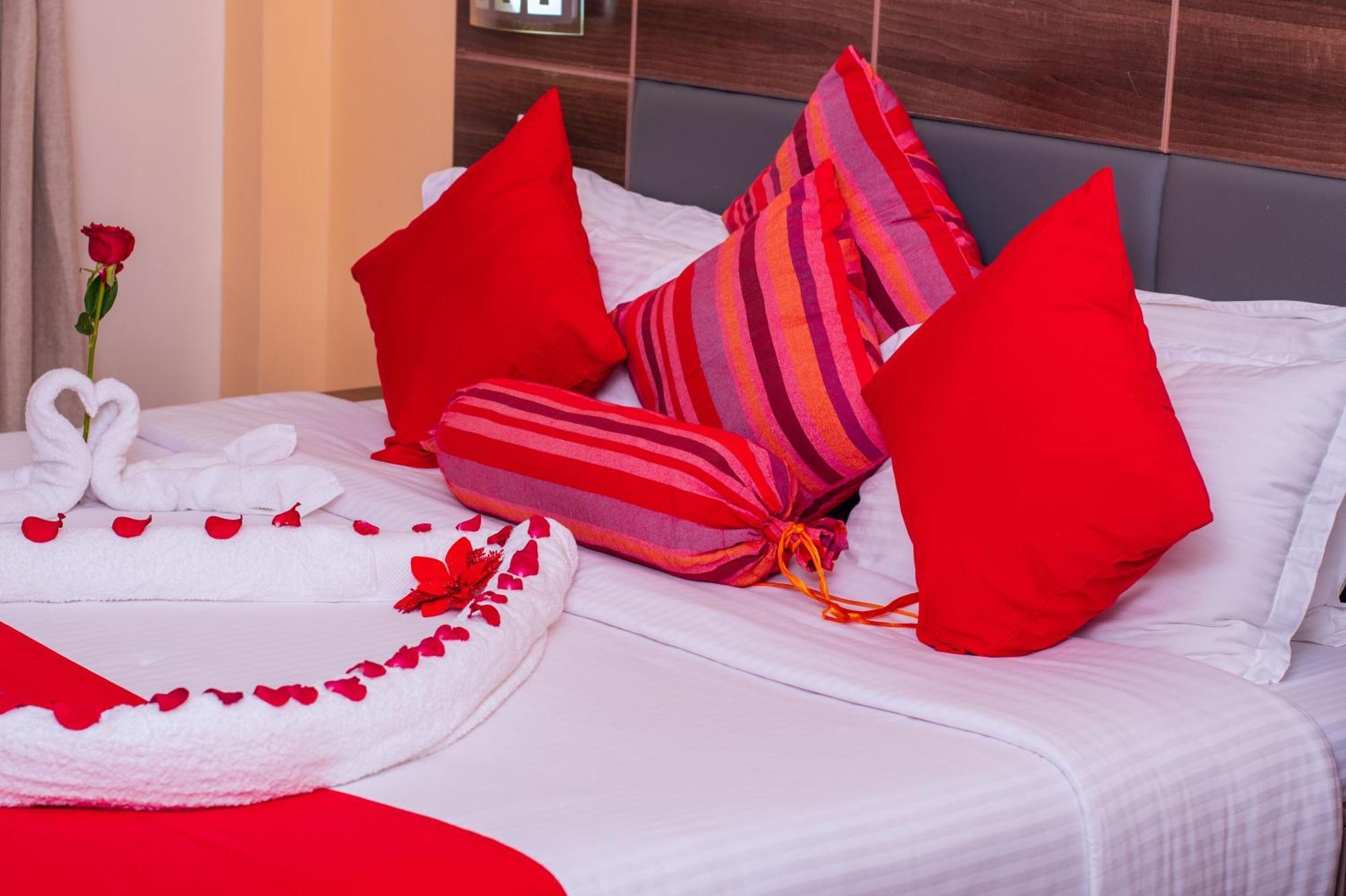 Buraha Zenoni Hotel And Resort Nakuru Exteriör bild