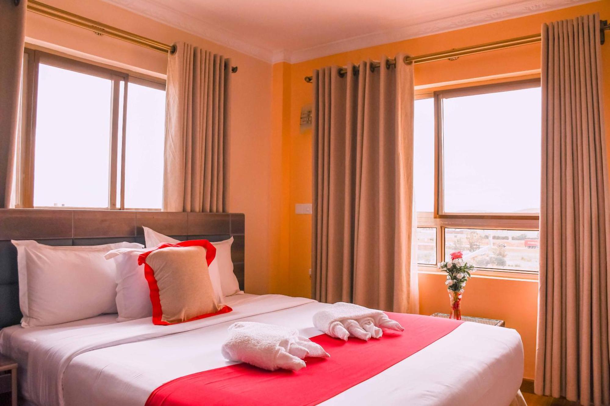Buraha Zenoni Hotel And Resort Nakuru Exteriör bild