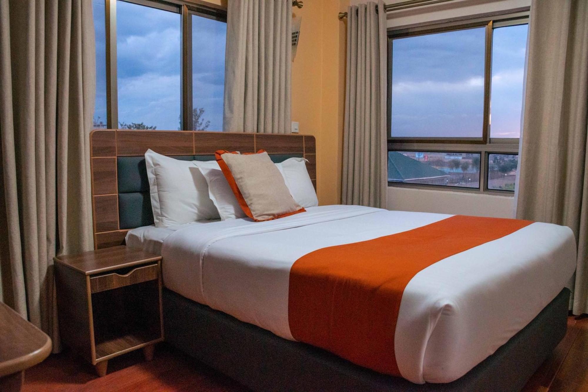 Buraha Zenoni Hotel And Resort Nakuru Exteriör bild