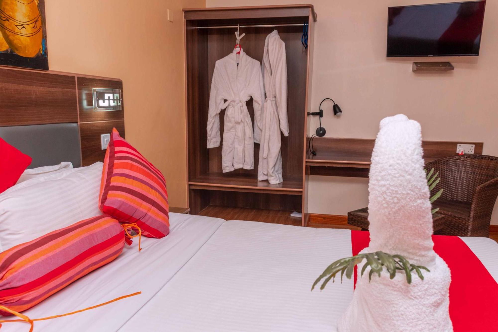 Buraha Zenoni Hotel And Resort Nakuru Exteriör bild