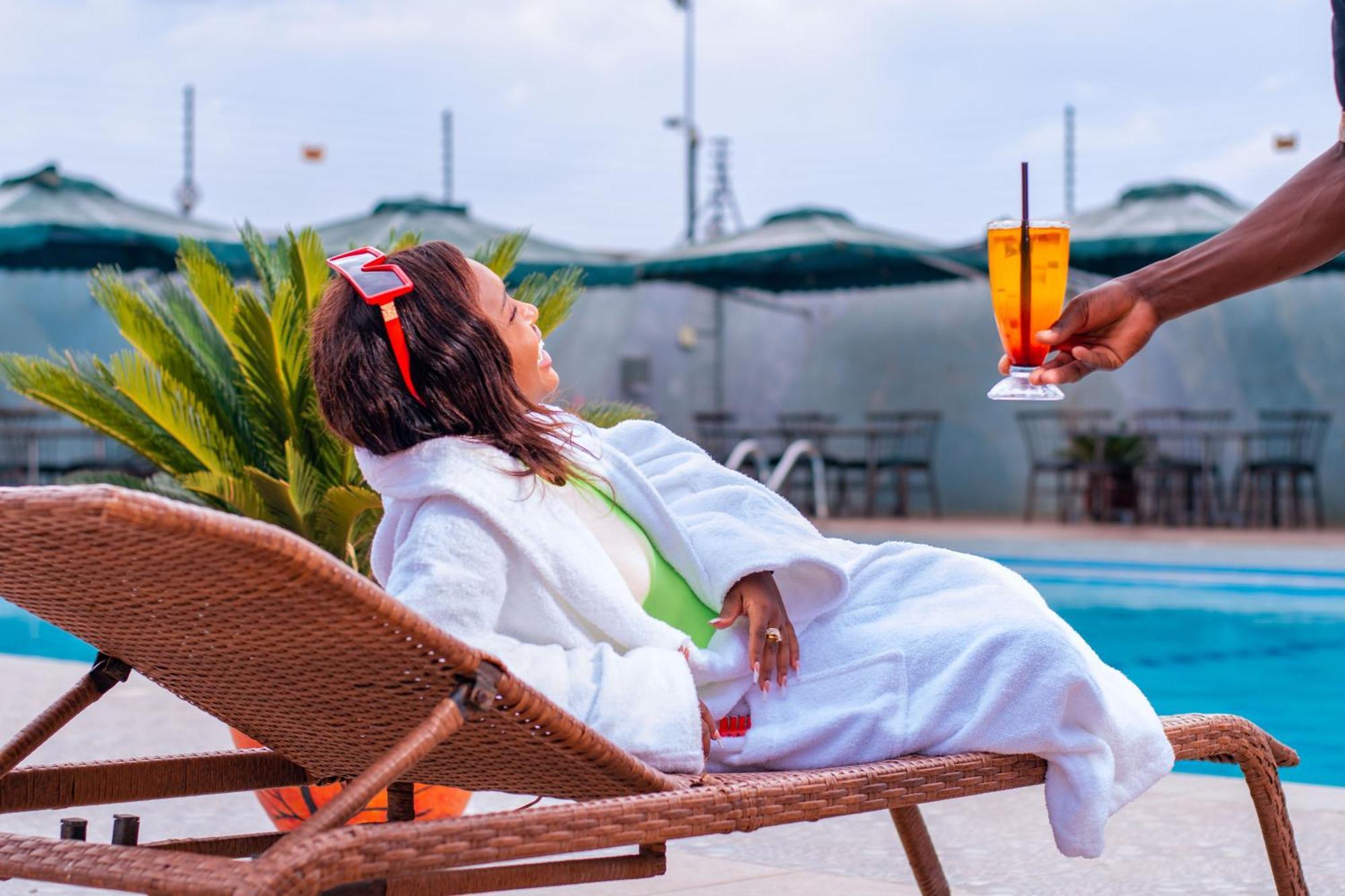 Buraha Zenoni Hotel And Resort Nakuru Exteriör bild