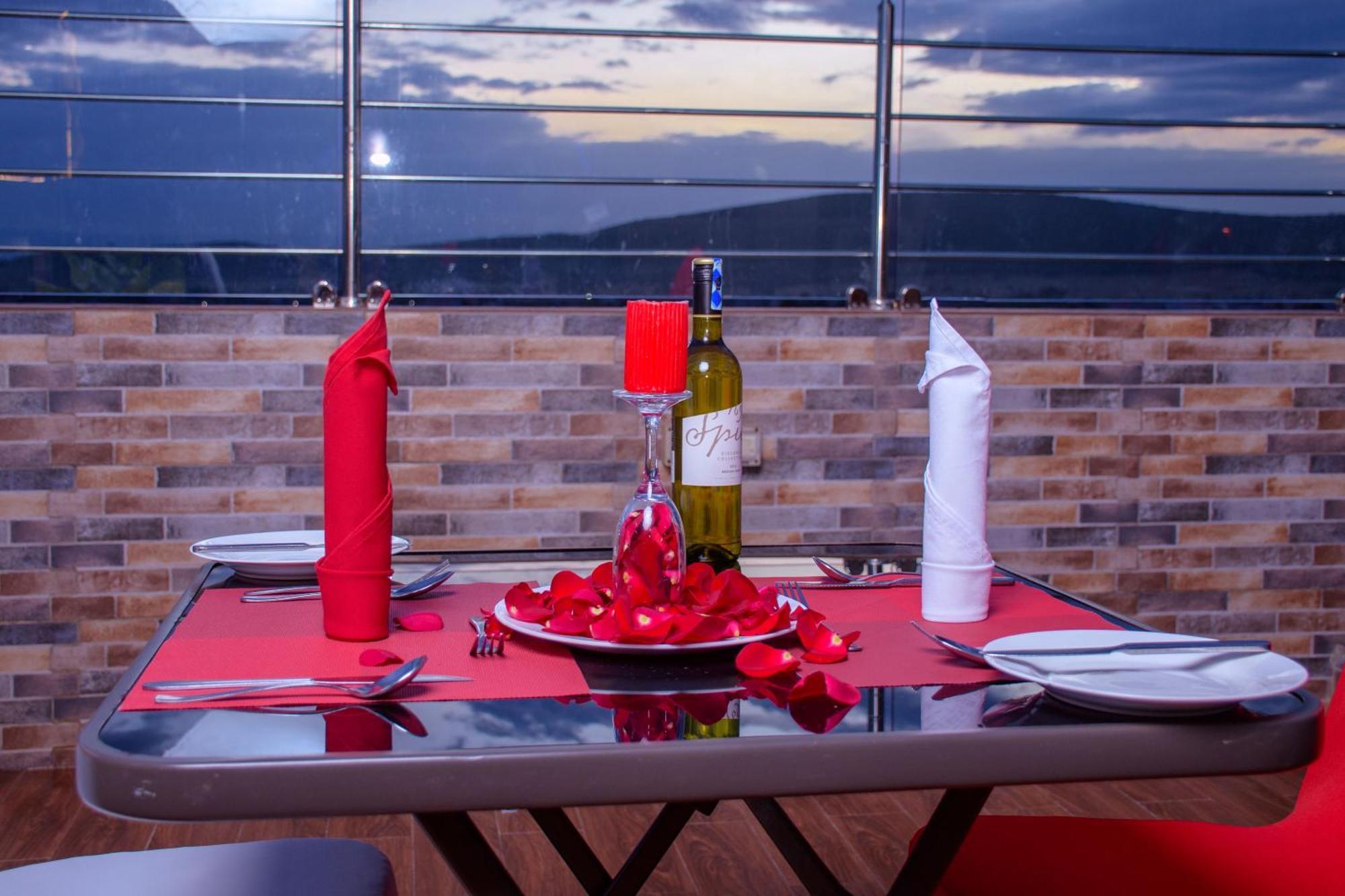 Buraha Zenoni Hotel And Resort Nakuru Exteriör bild